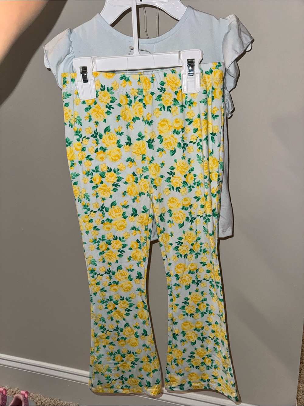 NWT btween Blue Ruched Top & Yellow Floral Bell Bottom Set Girls Size 5 - Picture 5 of 6